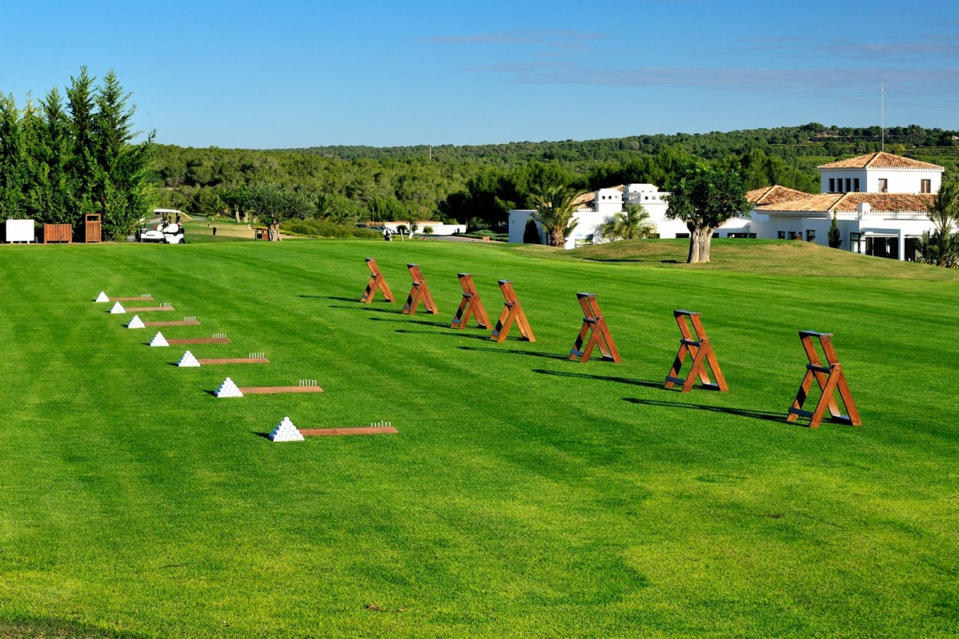 Willa w doskonałej lokalizacji w Las Colinas Golf & Country Club in Medvilla Spanje