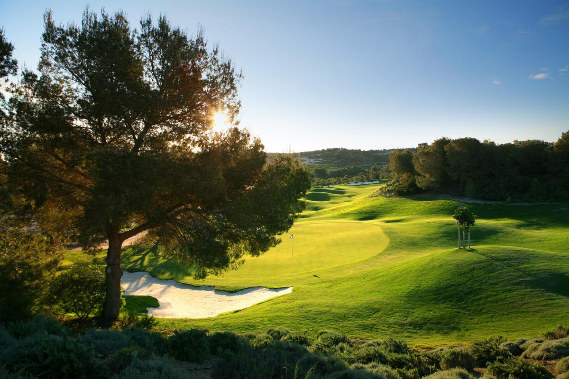 Ekskluzywna willa na polu golfowym Las Colinas in Medvilla Spanje